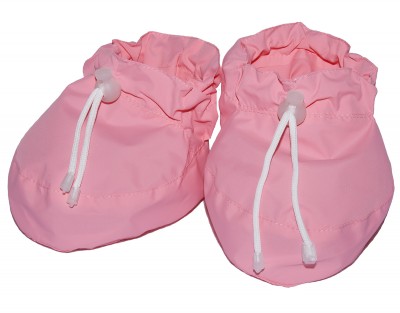 Захисні пінетки-бахіли для взуття малюка рожеві Katinka Забезпечують захист мами від запиленого, мокрого і брудного взуття малюка